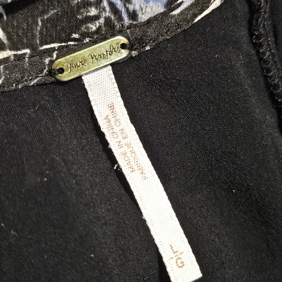 Free People Black Blue Floral Crochet Top Bell Sleeve Mini Dress Boho Size L - Picture 3 of 13